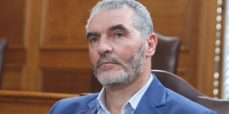 Πηγές ΝΔ: Χνάρης «αδειάζει» ΠΑΣΟΚ – Στον αέρα η γραμμή Ανδρουλάκη για την τεχνική λύση