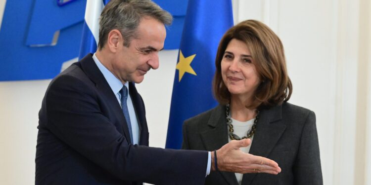 Συνάντηση του Κ. Μητσοτάκη με την Προσωπική Απεσταλμένη του Γενικού Γραμματέα των Ηνωμένων Εθνών για την Κύπρο, Μαρία Άνχελα Χολγκίν