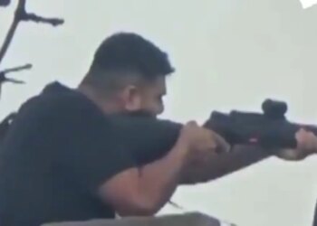 Σίδνεϊ: Αντιμέτωπος με 59 κατηγορίες ο 24χρονος δράστης της πολύνεκρης επίθεσης στην παραλία Μπόνταϊ