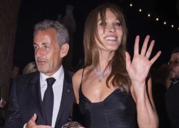 Νικολά Σαρκοζί: Από τη φυλακή για διακοπές στη Γουαδελούπη αγκαλιά με την Κάρλα Μπρούνι - Νέο βίντεο