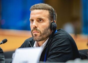 ΣΥΡΙΖΑ: Έθεσε εκτός ευρωομάδας το Νίκο Παππά για επίθεση σε δημοσιογράφο