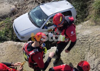 Επιχειρησιακή άσκηση «ΝΩΕ 2025»: Απεγκλωβισμός και διάσωση ατόμου που παρασύρθηκε με το αυτοκίνητό του