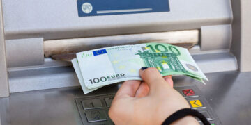 e-ΕΦΚΑ και ΔΥΠΑ: Ποιοι θα δουν χρήματα στους λογαριασμούς τους από 22 έως 24 Δεκεμβρίου