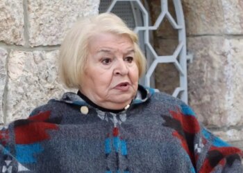 «Έχω περάσει καρκίνο και έχω κάνει αφαίρεση μαστού»