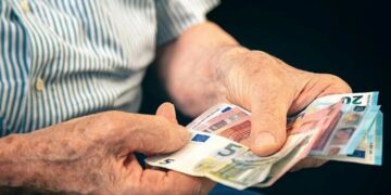 Ξεκίνησε η καταβολή των αυξημένων συντάξεων Ιανουαρίου