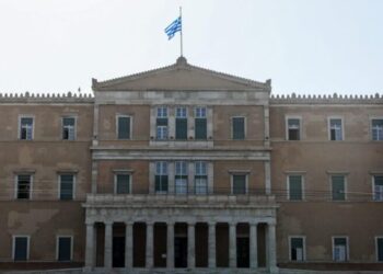 Τα Πρωτοχρονιάτικα μηνύματα από την πολιτειακή και πολιτική ηγεσία της χώρας