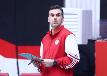 Βουρδέρης στην ΕΡΑ ΣΠΟΡ: «Ό,τι κάνω είναι για να βοηθήσω την ομάδα, πολύ πρώιμη η κατάσταση για τον Κουμεντάκη» (audio) - www.ertsports.gr