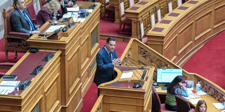 Υψηλοί τόνοι μεταξύ Α. Γεωργιάδη - αντιποπολίτευσης στη συζήτηση για τον προϋπολογισμό