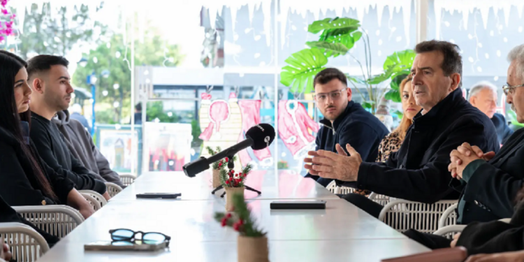 Μ. Χρυσοχοΐδης: Συνεργασία με την κοινότητα των Ρομά για ενίσχυση της κοινωνικής συμβίωσης