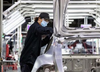 Tesla προς εργαζόμενους: Το 2026 θα είναι το πιο δύσκολο της ζωής σας