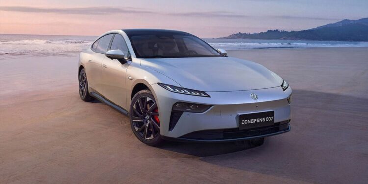 Η Κίνα πλησιάζει τα 1.000 χιλιόμετρα αυτονομίας με μία φόρτιση!