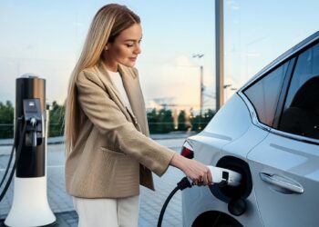 Plug-in hybrid χωρίς φόρτιση; Καίει περισσότερο και ρυπαίνει πιο πολύ