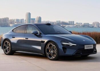 H Xiaomi πετά το γάντι στην Tesla