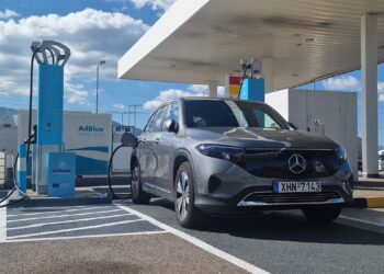 Έφτασαν τους 10.000 οι δημόσιοι φορτιστές στην Ελλάδα