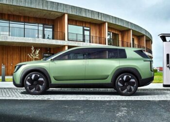 Η νέα ναυαρχίδα της Skoda είναι ηλεκτρική και ονομάζεται Peaq