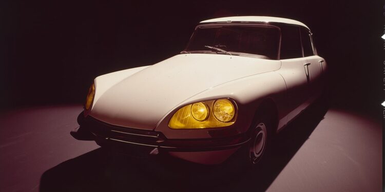 Σαν ταινία του Γκοντάρ: Γιατί τα γαλλικά αυτοκίνητα είναι τόσο διαφορετικά;