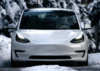 Τι υπερτερεί στη βαρυχειμωνιά; Η βενζίνη ή τα ηλεκτρικά;