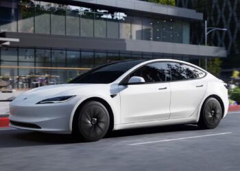 Δεν θα πιστεύετε πόσο κοστίζει η αλλαγή μπαταρίας σε ένα Tesla