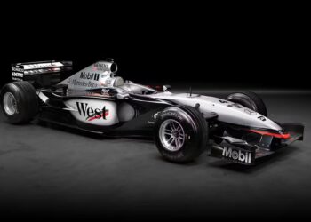 Η McLaren MP4-17 του Κίμι Ράικονεν βγαίνει σε δημοπρασία