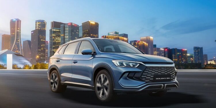 Τι αλλάζει η BYD στα PHEV της;