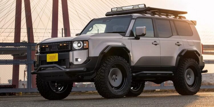 Ένα Land Cruiser που κοιτάζει στα μάτια τη G-Wagen