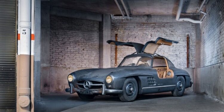 Σε δημοπρασία μια σπάνια Mercedes 300 SL Gullwing