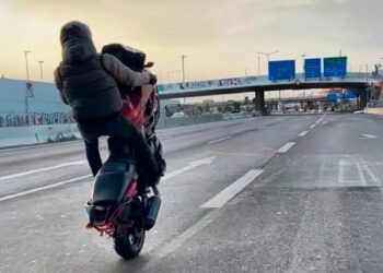 Αθήνα: Σούζες και επικίνδυνοι ελιγμοί για likes στο Instagram (+video)