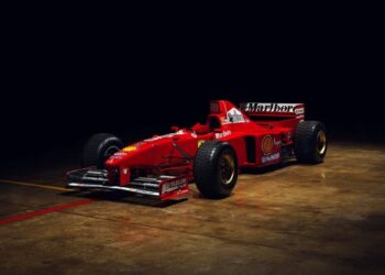 Σε δημοπρασία η θρυλική Ferrari F310B του Σούμι