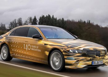 Mercedes S-Class 2026: Η ανανεωμένη πολυτελής λιμουζίνα στα καλύτερά της
