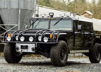 Το Hummer του Tupac βγαίνει σε δημοπρασία, όπως το άφησε το 1996