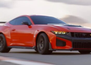 Ford Mustang Dark Horse SC: Ο Φερστάπεν… μαρτύρησε τη «μικρή αδερφή» της GTD (+video)