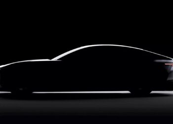 Η Jensen επαναφέρει το Interceptor FF!