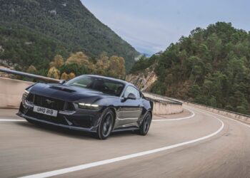 H Roush «απογειώνει» τις Mustang GT και Dark Horse