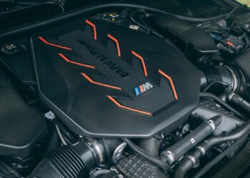 Η BMW δεν καταργεί τους πολυκύλινδρους κινητήρες της