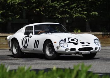 Ferrari 250 GTO: Το λευκό διαμάντι που πουλήθηκε 38,5 εκατ. δολάρια (+video)