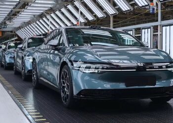 Ο Καναδάς ανοίγει την πόρτα στους Κινέζους