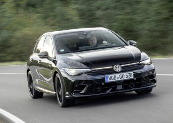 Το Volkswagen Golf R τώρα και σε Black Edition