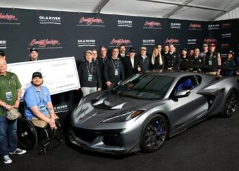 Αυτή η Chevrolet Corvette πουλήθηκε σε αστρονομική τιμή για καλό σκοπό