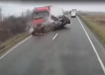 Τραγωδία στη Ρουμανία: Επτά νεκροί οπαδοί του ΠΑΟΚ σε σύγκρουση βαν με φορτηγό