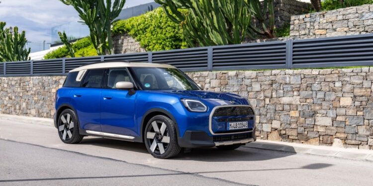 Το ηλεκτρικό Mini Countryman έχει πλέον αυτονομία οικογενειακού
