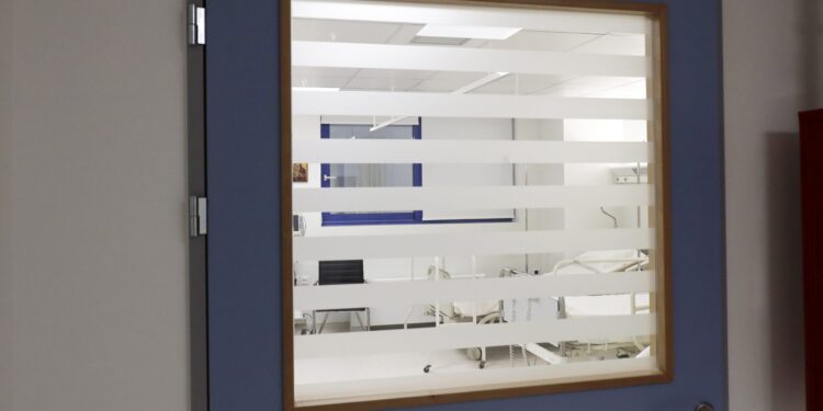 Επίσκεψη του Κυριάκου Μητσοτάκη στο νοσοκομείο «Γεώργιος Γεννηματάς» - ertnews.gr