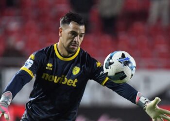 Ο Τσάβες ανακοινώνεται και... φοράει γάντια - www.ertsports.gr