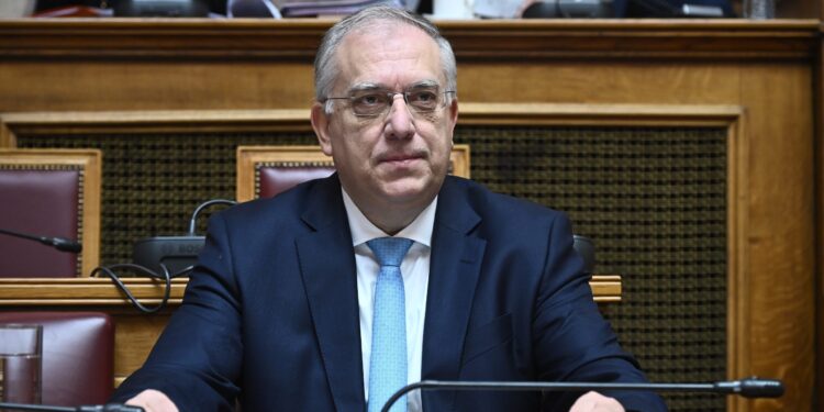 Συνάντηση Θεοδωρικάκου με τη διοίκηση του ΣΕΒ για την απλοποίηση διαδικασιών