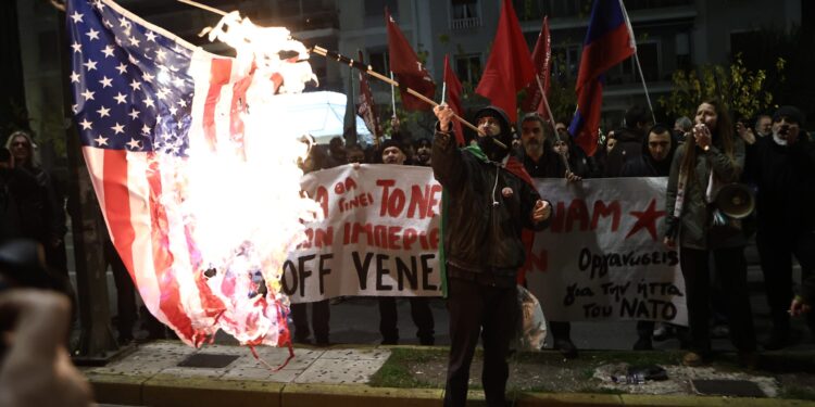 Συγκέντρωση διαμαρτυρίας για τη Βενεζουέλα στην πρεσβεία των ΗΠΑ - Κλειστή η Βασ. Σοφίας - ertnews.gr