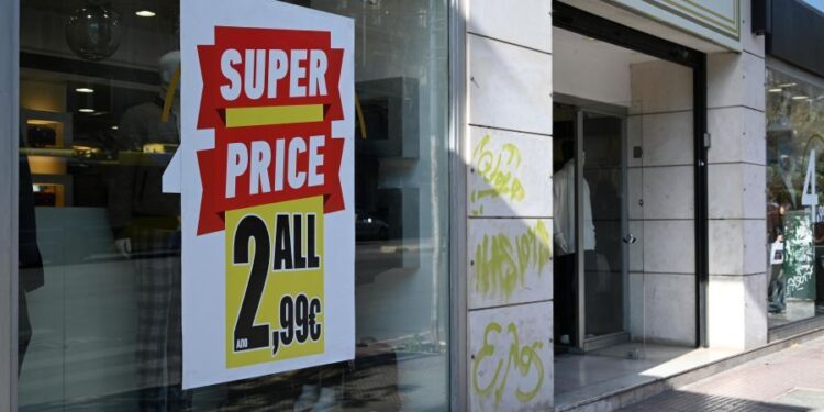 Ανοιχτά τα καταστήματα με προτεινόμενο ωράριο 11:00 -18:00 – Τι ισχύει για τα σούπερ μάρκετ