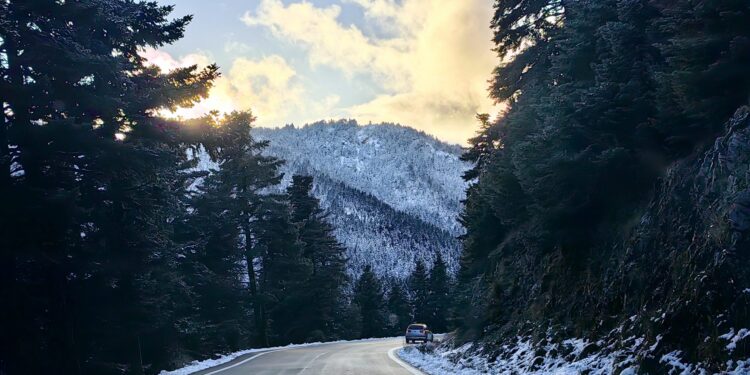 Καιρός: Τετράημερο «ουκρανικό ψύχος» με βροχές και χιονοπτώσεις - ertnews.gr