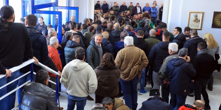 Στην τελική ευθεία για το ραντεβού της Δευτέρας με τον Πρωθυπουργό οι αγρότες - Συμμετέχουν 25 εκπρόσωποι και 6 παρατηρητές - ertnews.gr