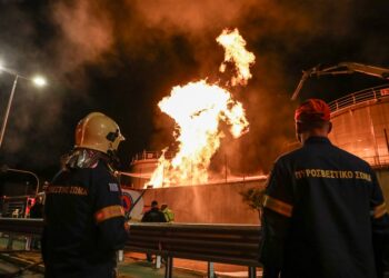 Δήμαρχος Περάματος για την πυρκαγιά: Αίτημά μας να μην υπάρχουν δεξαμενές καυσίμων σε γειτονιές με σχολεία και σπίτια - ertnews.gr
