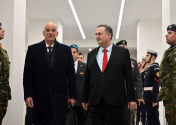 Δένδιας: Συνεργασία Ελλάδας και Ισραήλ για κοινά σμήνη drone