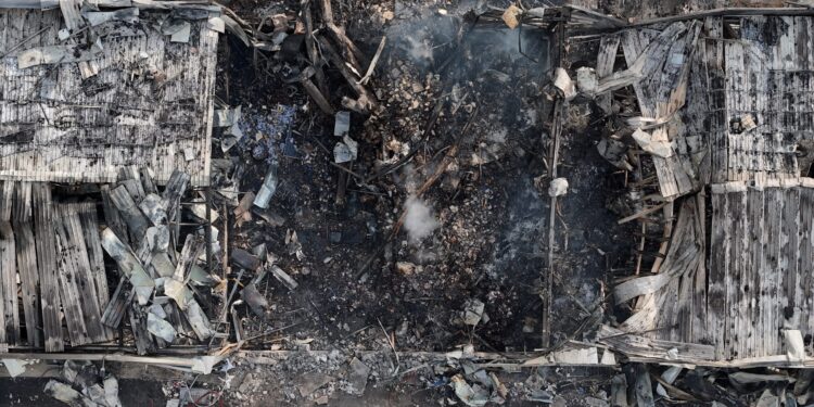 Πραγματογνώμονας ΔΑΕΕ για την έκρηξη στο εργοστάσιο «Βιολάντα»: Το προπάνιο είναι βαρύτερο από τον αέρα - Eφόσον υπήρχε οσμή θα μπορούσε να εντοπιστεί η διαρροή - ertnews.gr